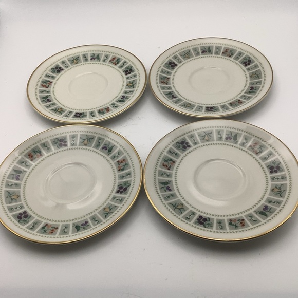 Set of Four Royal Doulton England Tapestry Cups and Saucers - Picture 4 of 11